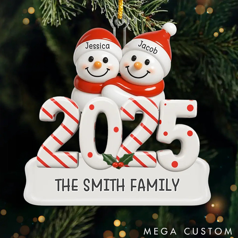 Personalized Family Ornaments Christmas Gifts for Mom Dad Kids Hugs in the Snow