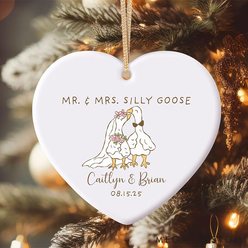 Personalized Couple Mr Mrs Silly Goose Ceramic Ornament Custom Name Christmas Gifts for Husband Wife Ornament for Couple Newlyweds Xmas Gift