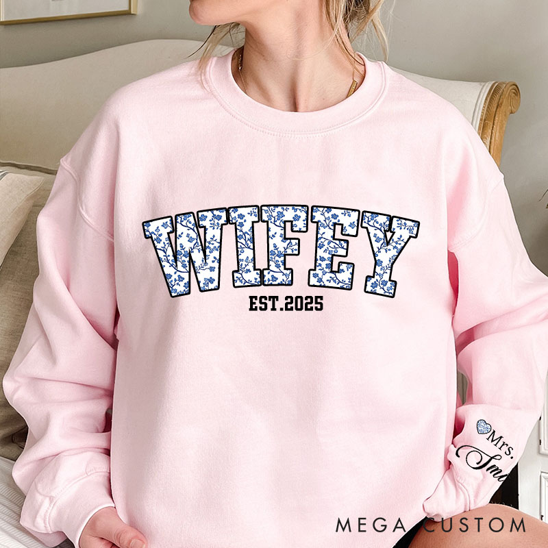 Personalized Toile de Jouy Wifey Sweatshirt Custom Newlyweds Sweatshirt for Wife Valentine Anniversary Gift Shirt Couple Toile de Jouy Top