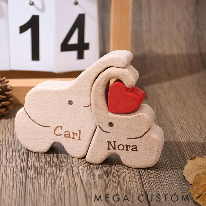 Personalized Wood Elephant Figurine Cuddling Decoration Hand-Carved Elephant for Family Keepsake Gifts