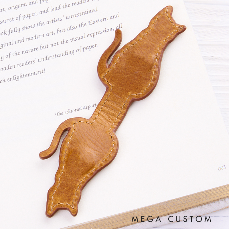 Personalized Leather Cat Bookmark Magnetic Bookmark Custom Name Engraved Page Marker Gift for Readers and Cat Lovers Elegant Animal-Shaped Book Accessory  
