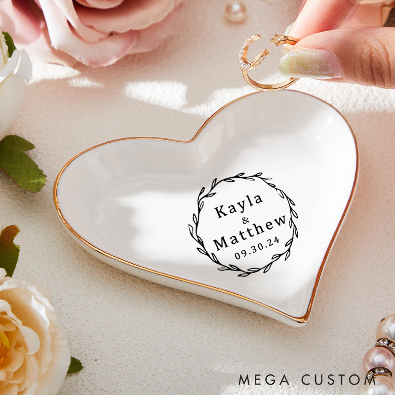 Personalized Circular Leaf Wreath Wedding Engagement Gold-Trimmed Ring Dishes