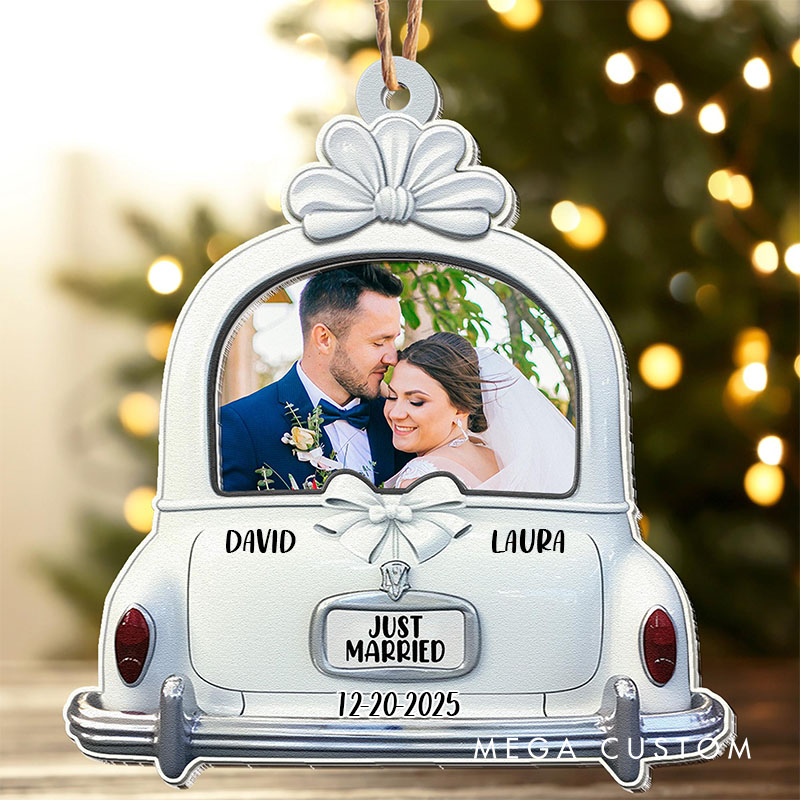 Personalized Couple Just Married Wedding Car Acrylic Christmas Ornament with Photo Newlywed Cut Out Xmas Ornaments Christmas Gift for Husband Wife
