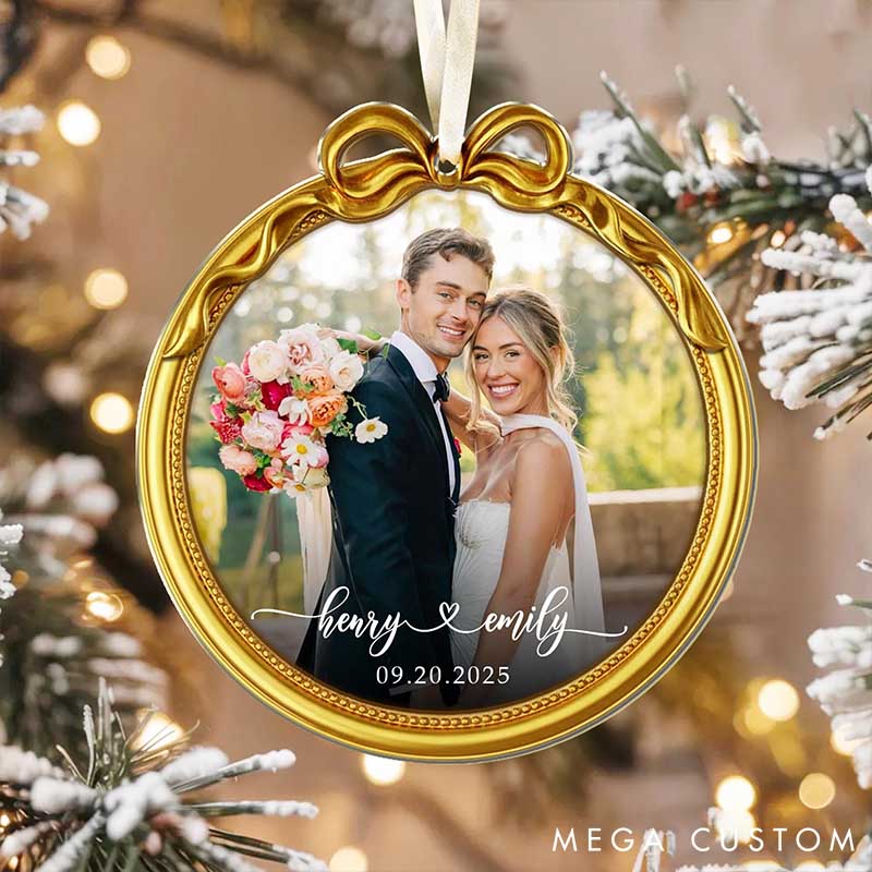 Personalized Couple Photo Gold Bow Frame Acrylic Christmas Ornament Newlyweds 2D Flat Printed Xmas Ornament from Picture First Christmas Married Gift