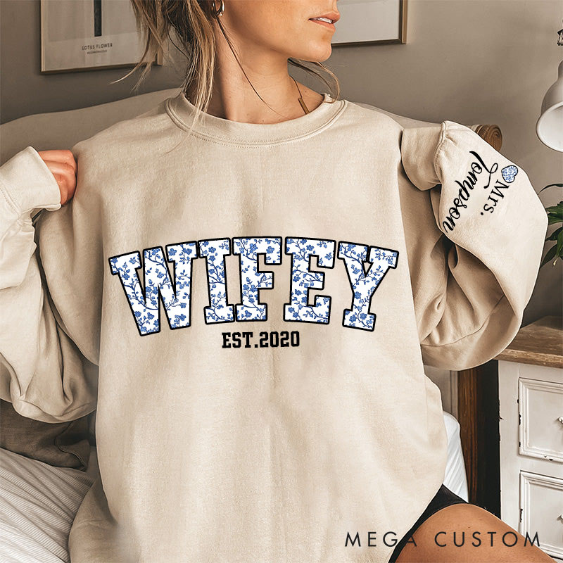 Personalized Toile de Jouy Wifey Sweatshirt Custom Newlyweds Sweatshirt for Wife Valentine Anniversary Gift Shirt Couple Toile de Jouy Top