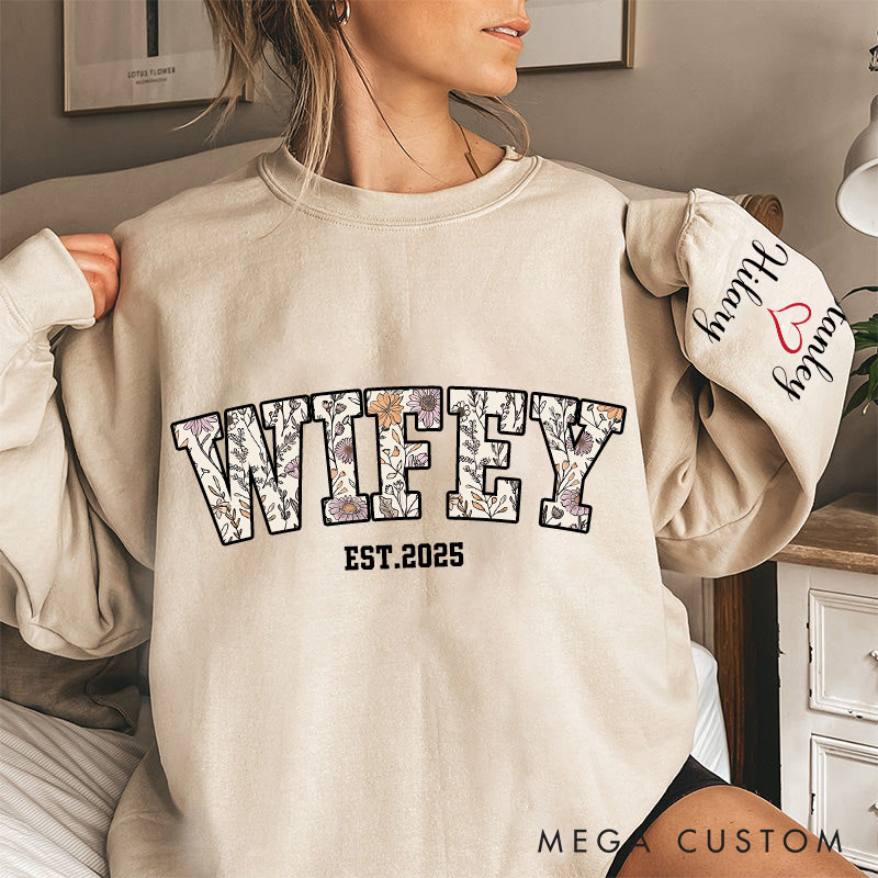 Personalized Wildflowers Wifey Sweatshirt Floral Sweatshirt for Couples Valentine Anniversary Gift Top Sweatshirt for Wife