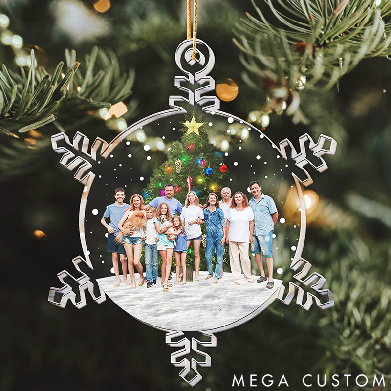 Personalized Christmas Snowflake Ornaments with Family Photos Bring a Heartwarming Holiday Surprise