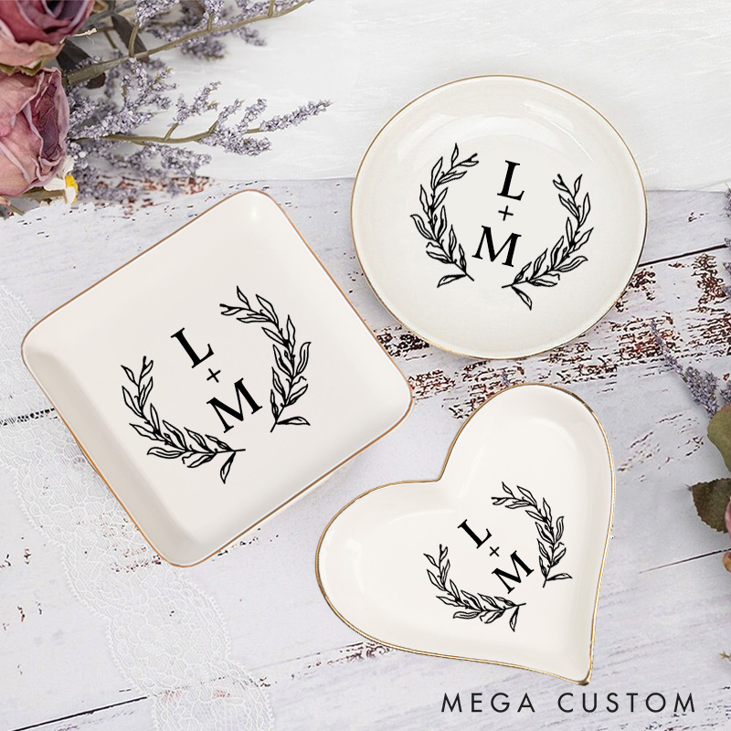 Personalized Classic Laurel Wreath Wedding Engagement Gold-Trimmed Ring Dishes