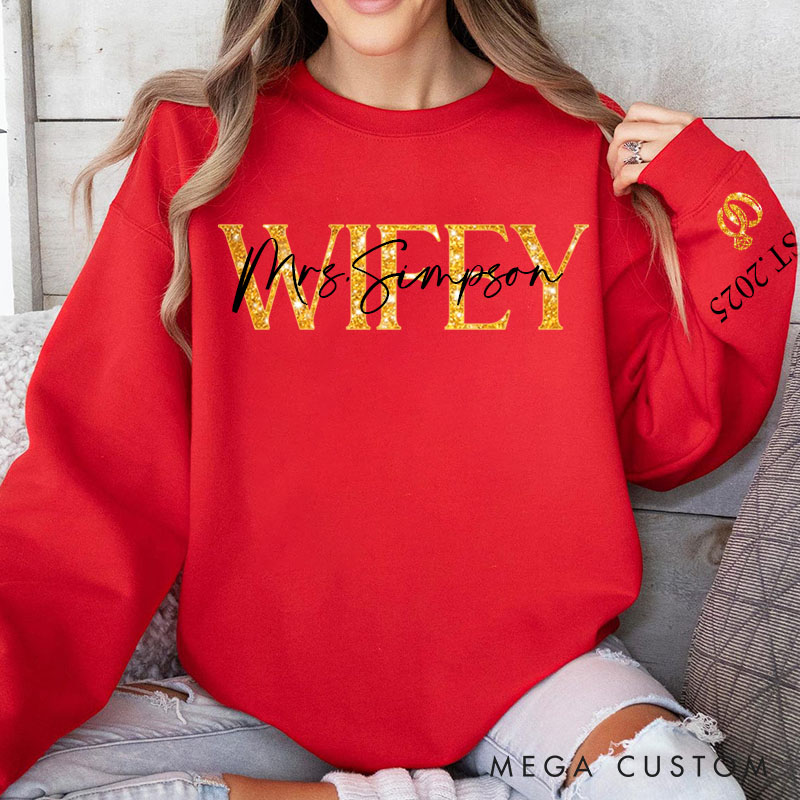 Personalized Wifey Hubby Couple Sweatshirt Custom Couple Sweatshirt Anniversary Gift Top for Husband Wife Holiday Shirt for Couple