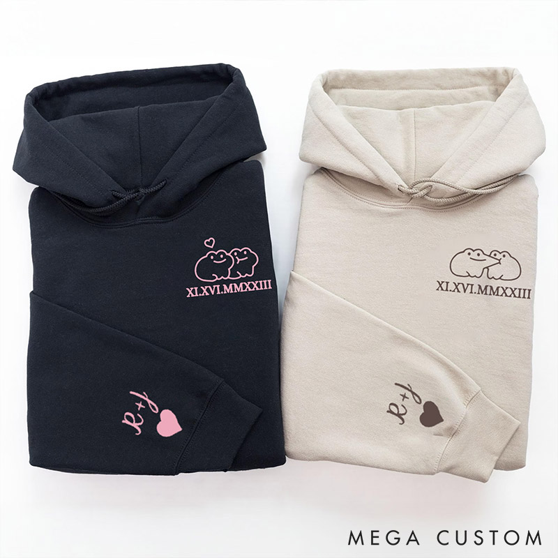 Personalized Couple Cute Frog Hoodie Costom Initial Date Matching Hoodie Anniversary Gift for Couple Wife Husband Gift for Girlfriend Boyfriend