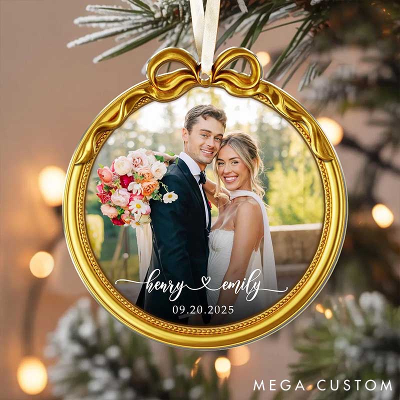 Personalized Couple Photo Gold Bow Frame Acrylic Christmas Ornament Newlyweds 2D Flat Printed Xmas Ornament from Picture First Christmas Married Gift