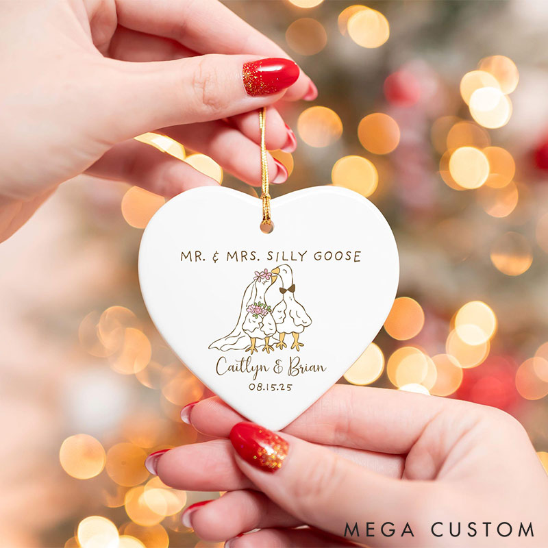 Personalized Couple Mr Mrs Silly Goose Ceramic Ornament Custom Name Christmas Gifts for Husband Wife Ornament for Couple Newlyweds Xmas Gift