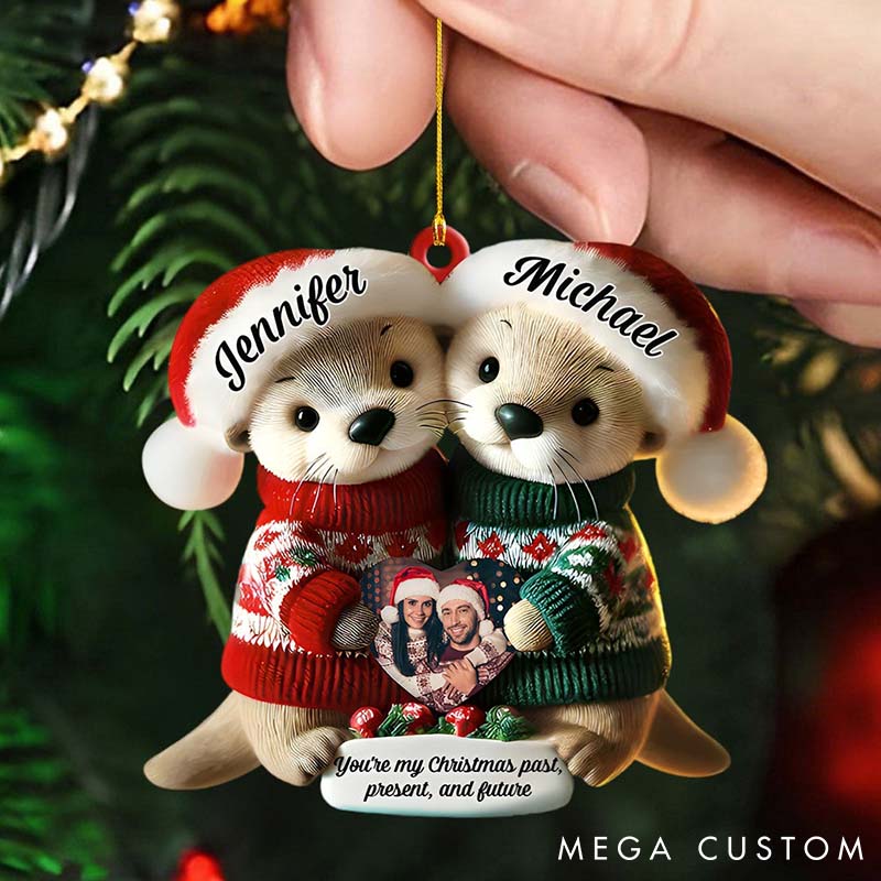 Personalized Couple Otter with Photo Acrylic Christmas Ornament Custom Newlyweds Otter Holding Heart Xmas 2D Flat Printed Ornament from Your Picture