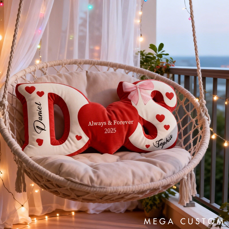 Personalized Couple Custom Initial Heart Throw Pillow Custom Names Couple Home Pillow Romantic Valentine's Day Gift for Girlfriend for Wife