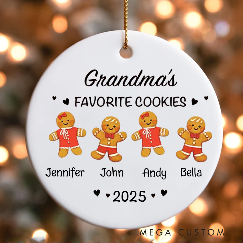Personalized Grandma's Favorite Cookie with Grandkids’ Name Christmas Ornament Gingerbread Ornament with Name Xmas Tree Decor for Baker 2025 Xmas Gift