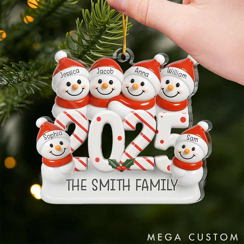 Personalized Family Ornaments Christmas Gifts for Mom Dad Kids Hugs in the Snow