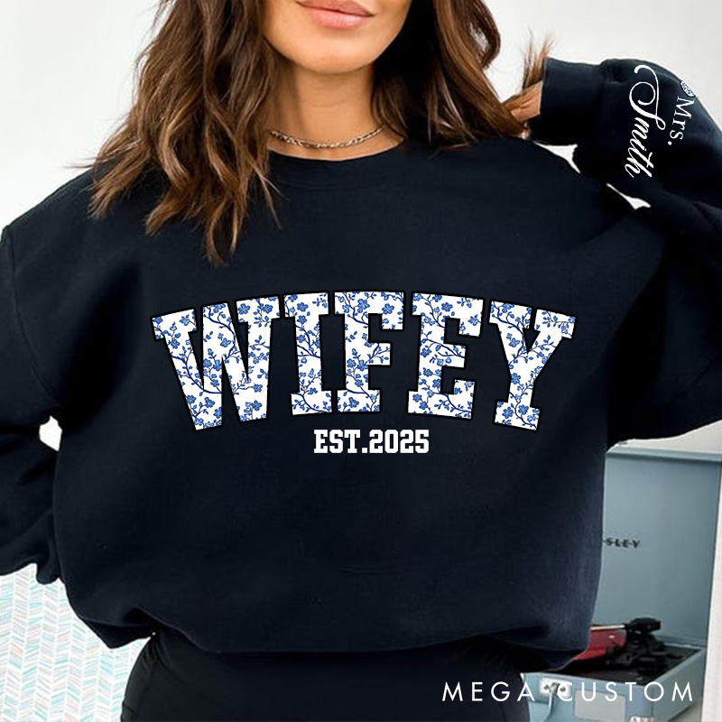 Personalized Toile de Jouy Wifey Sweatshirt Custom Newlyweds Sweatshirt for Wife Valentine Anniversary Gift Shirt Couple Toile de Jouy Top