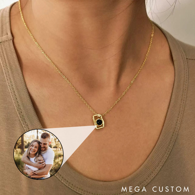 Personalized Couple Camera Projection Necklace Custom Photo Inside Necklace Chain Valentine's Day Gift for Couple Anniversary Gift for Wife for Girlfriend