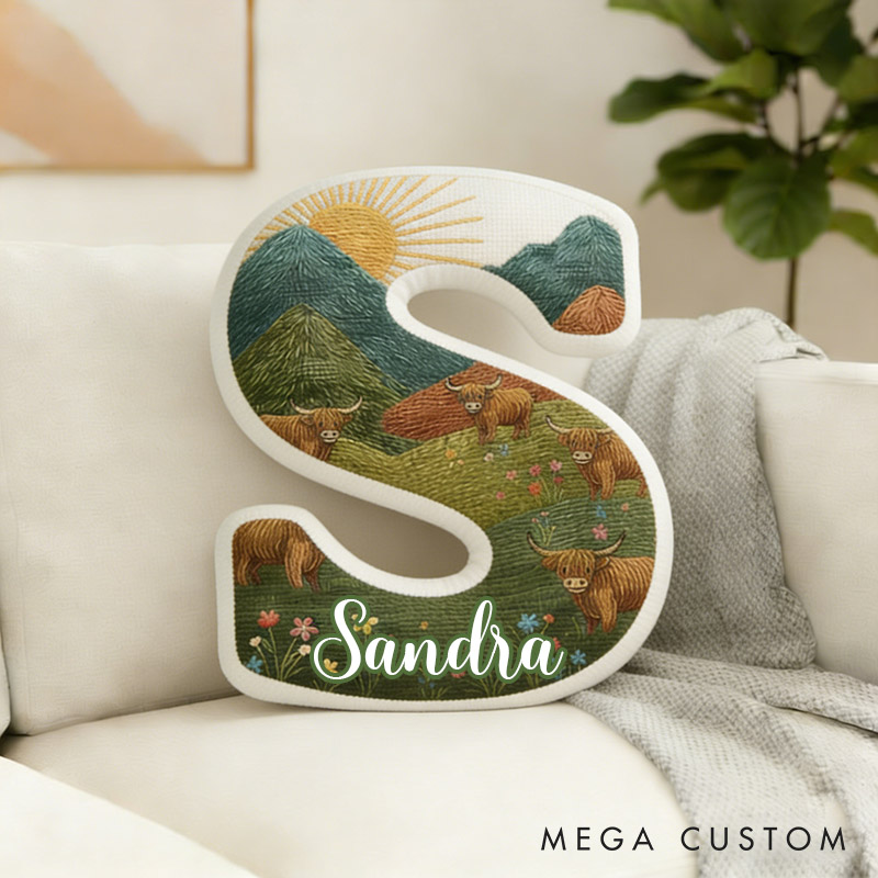 Personalized Highland Cow Initial Pillow Custom Nature-Inspired Throw Pillow for Girlfriend Wife 3D Graphic Pillow for Her