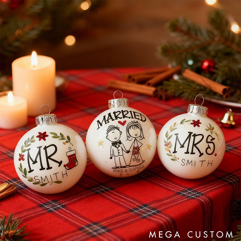 Personalized Mr and Mrs Married Christmas Ball Ornament Custom Newlyweds Name Hand-Painted Xmas Ball First Christmas Gift for Husband Wife