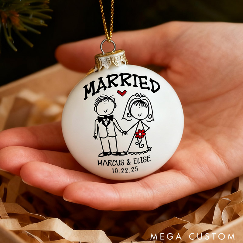 Personalized Mr and Mrs Married Engaged Matching Christmas Ball Ornament Custom Newlyweds Name Hand-Painted Xmas Ball First Christmas Gift for Him Her