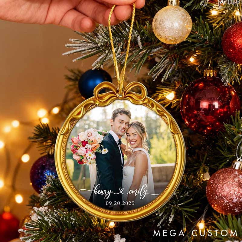 Personalized Couple Photo Gold Bow Frame Acrylic Christmas Ornament Newlyweds 2D Flat Printed Xmas Ornament from Picture First Christmas Married Gift
