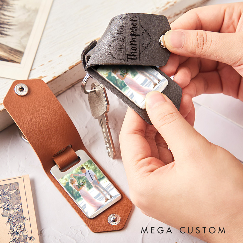 Personalized Mr and Mrs Wedding Leather Keychain for Couple