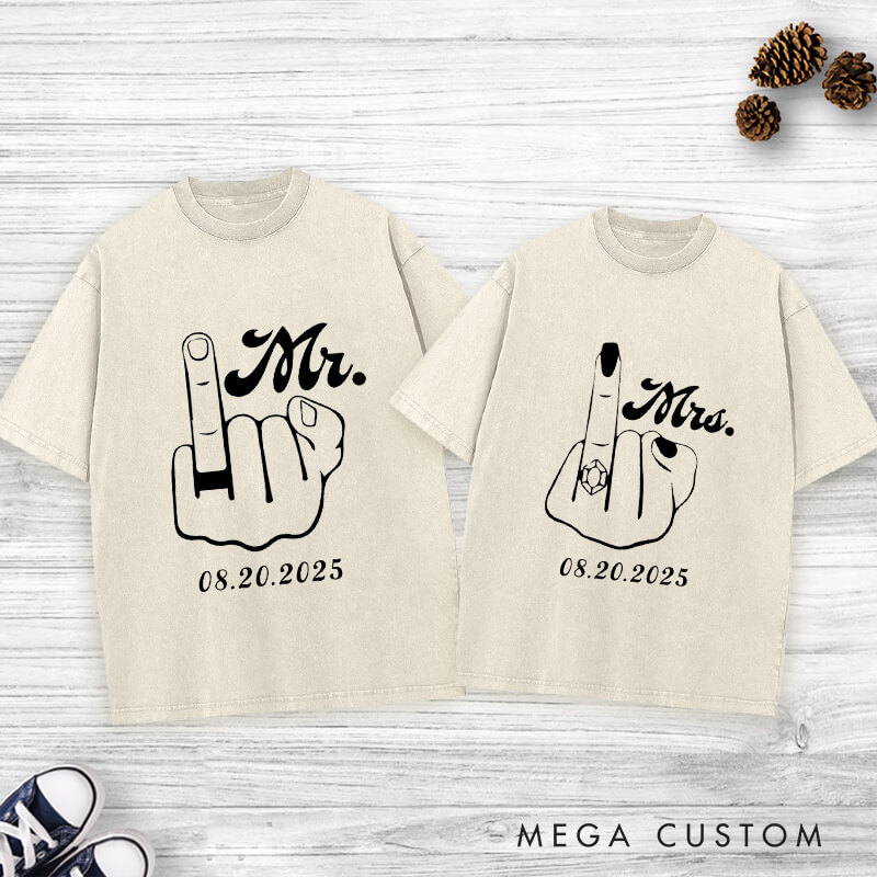 Personalized Funny Gesture Mr and Mrs Matching Wedding Couple Washed T-Shirt
