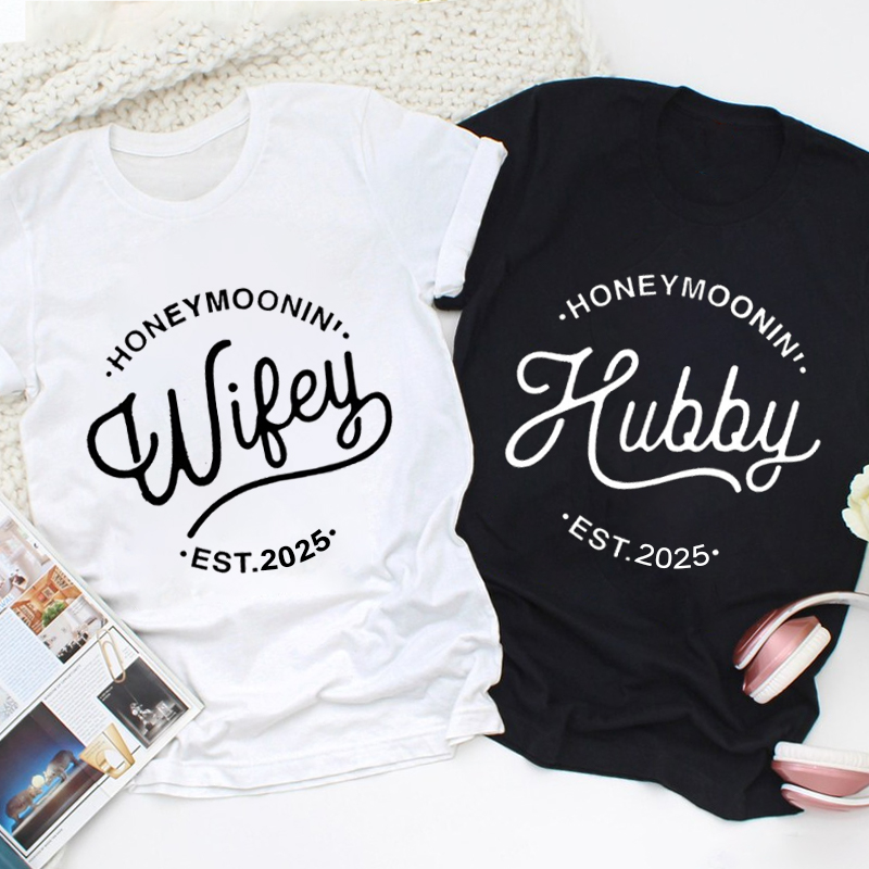Personalized Chic Honeymoon' Wifey and Hubby Matching Honeymoon Couple Classic T-Shirt