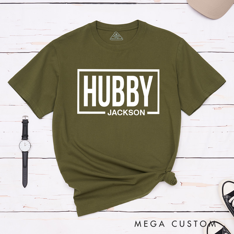 Personalized Couple Minimalist Hubby and Wifey Matching T-Shirt with Name Valentine's Day T-Shirt for Husband Wife Boyfriend Girlfriend Gift
