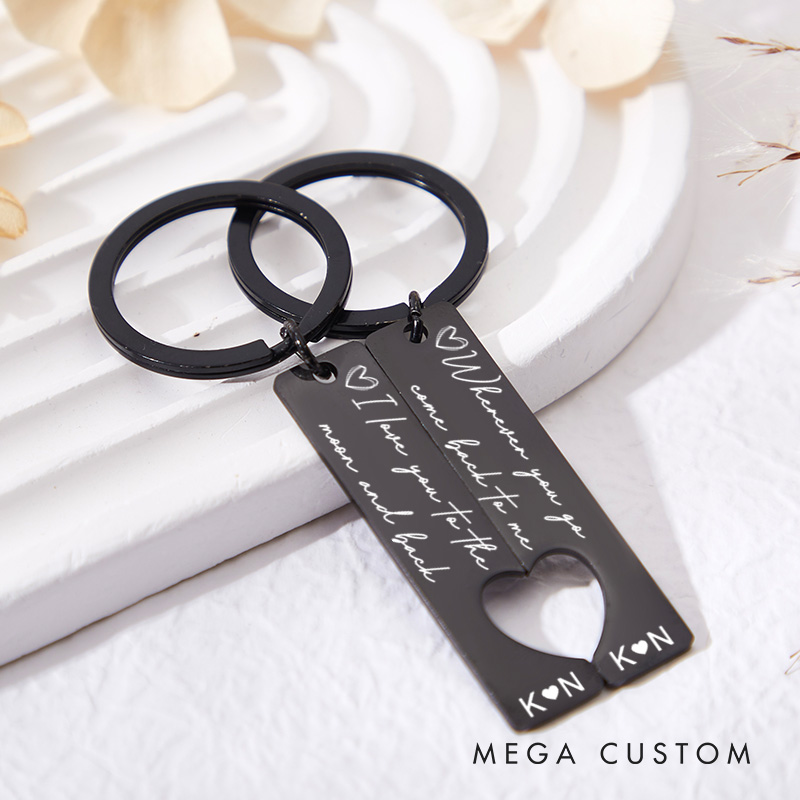 Personalized Couple I Love You to the Moon and Back 2pcs Matching Heart Keychain Couple Valentine's Day Gift for Boyfriend Girlfriend Husband Wife