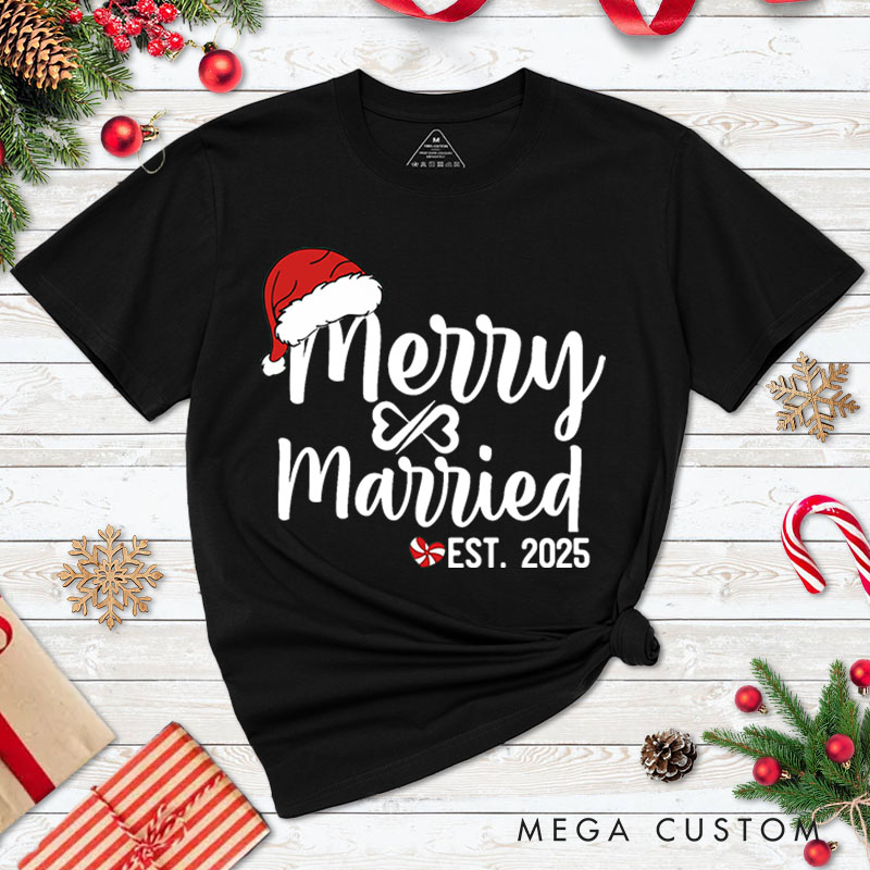 Personalized Couple Merry and Married Christmas T-Shirt Custom Newlyweds Santa Hat Xmas Shirt for Husband Wife Married Tee Tops Christmas Gift