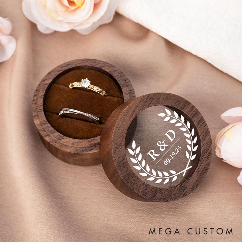Personalized Couple Wedding Classic Laurel Wreath Wooden Ring Box Newlywed Initials Round Ring Box with Acrylic Cover Husband Wife Engagement Ring Box