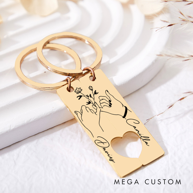 Personalized Couple Pinky Promise 2pcs Matching Keychain Newlywed Flower Hand Heart Keyring Valentine's Day Gift for Boyfriend Girlfriend Husband Wife