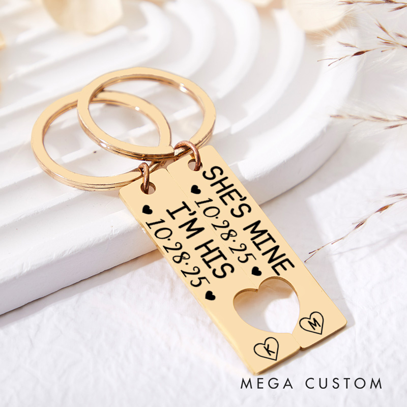 Personalized Couple She's Mine and I'm His 2pcs Matching Keychain Newlyweds Heart Keyring Valentine's Day Gift for Boyfriend Girlfriend Husband Wife
