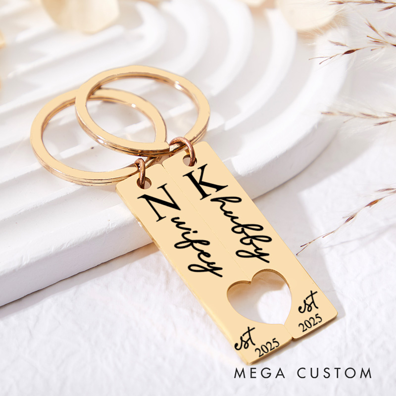 Personalized Couple Hubby and Wifey 2pcs Matching Keychain Custom Newlyweds Matching Heart Keyring Valentine's Day Gift for Hubby Wifey Husband Wife