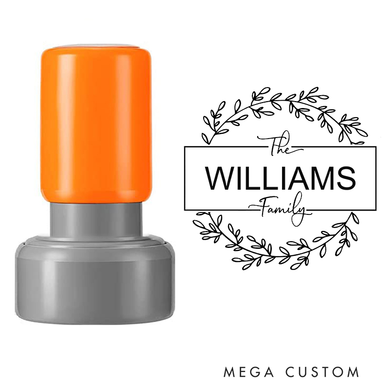 Personalized Round Housewarming Stamp Custom Family Name Wreath Design Decorative Stamp for New Homeowners Crafting Invitations and Keepsakes