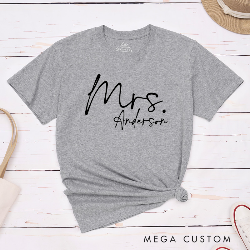 Personalized Couple Classi Mr. and Mrs. T-Shirt with Name Valentine's Day Matching T-Shirt for Husband Wife Boyfriend Girlfriend Gift for Hubby Wifey