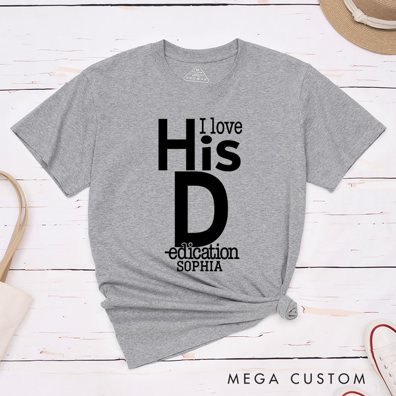 Personalized Couple Minimalist I Love Her Personality Matching T-Shirt with Name Valentine's Day T-Shirt for Husband Wife Boyfriend Girlfriend Gift