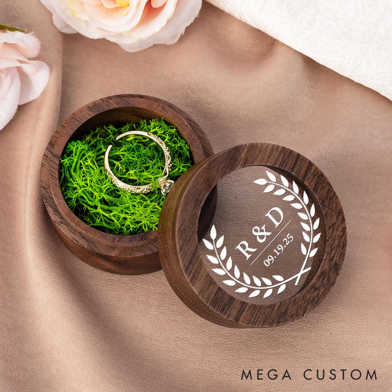 Personalized Couple Wedding Classic Laurel Wreath Wooden Ring Box Newlywed Initials Round Ring Box with Acrylic Cover Husband Wife Engagement Ring Box