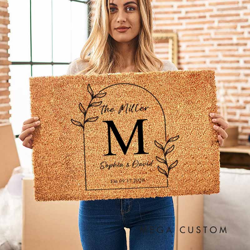Personalized Couple Doormat Husband Wife Wedding Anniversary Doormat Monogram Wreath Design Doormat with Couple Name and Established Date