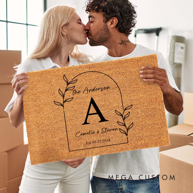 Personalized Couple Doormat Husband Wife Wedding Anniversary Doormat Monogram Wreath Design Doormat with Couple Name and Established Date