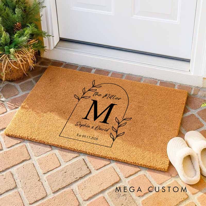 Personalized Couple Doormat Husband Wife Wedding Anniversary Doormat Monogram Wreath Design Doormat with Couple Name and Established Date