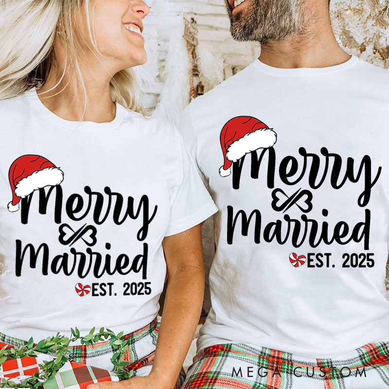 Personalized Couple Merry and Married Christmas T-Shirt Custom Newlyweds Santa Hat Xmas Shirt for Husband Wife Married Tee Tops Christmas Gift