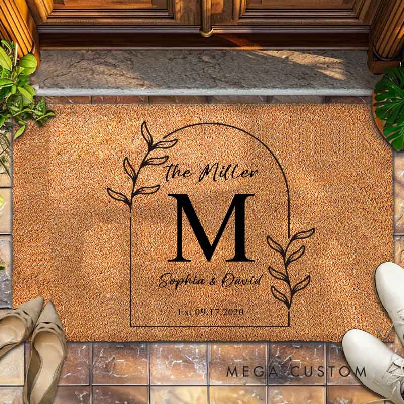 Personalized Couple Doormat Husband Wife Wedding Anniversary Doormat Monogram Wreath Design Doormat with Couple Name and Established Date
