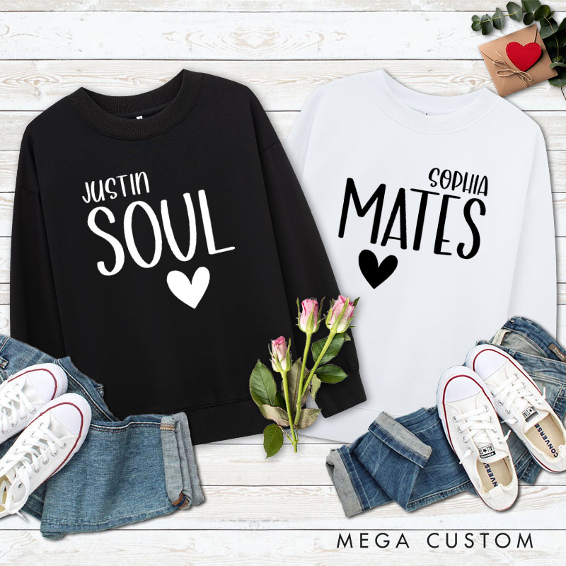 Personalized Couple Soul and Mates with Heart Sweatshirt Couple Valentine's Day Sweatshirt for Husband Wife Boyfriend Girlfriend