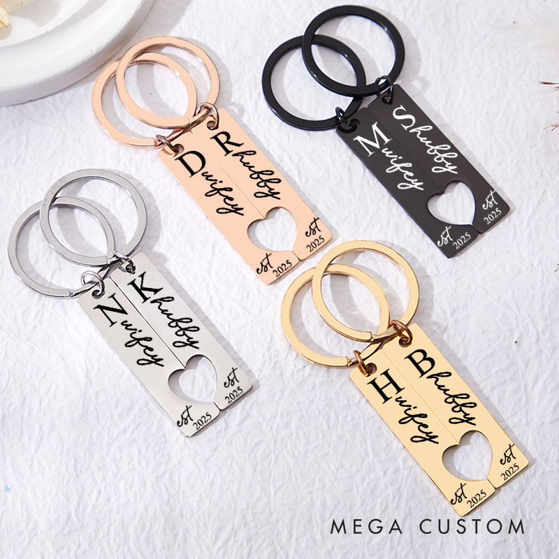 Personalized Couple Hubby and Wifey 2pcs Matching Keychain Custom Newlyweds Matching Heart Keyring Valentine's Day Gift for Hubby Wifey Husband Wife