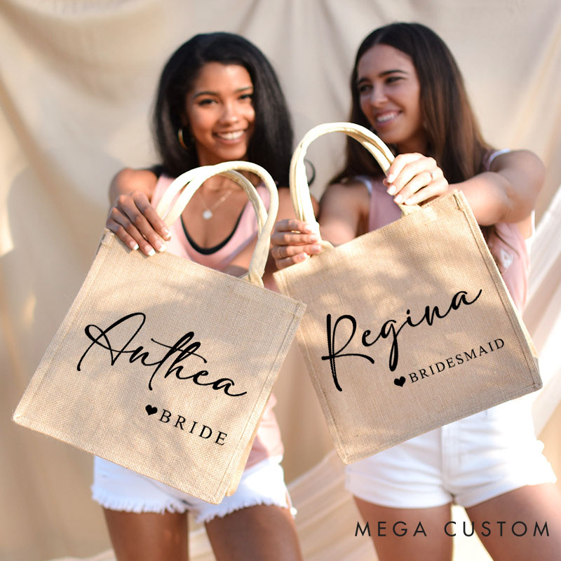 Personalized Bridesmaid Burlap Tote Bag Custom Bride Name and Title Jute Tote Bag Wedding Beach Bag Bachelorette Party Favors Bridal Shower Gift