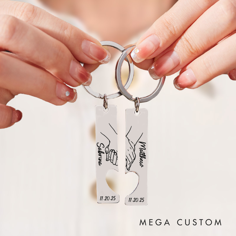 Personalized Couple Holding-hands 2pcs Matching Keychain Newlyweds Matching Heart Keyring Valentine's Day Gift for Boyfriend Girlfriend Husband Wife