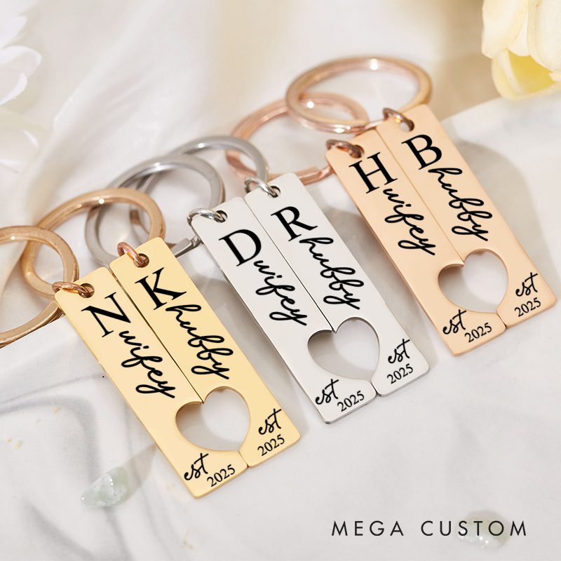 Personalized Couple Hubby and Wifey 2pcs Matching Keychain Custom Newlyweds Matching Heart Keyring Valentine's Day Gift for Hubby Wifey Husband Wife